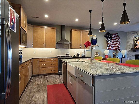 3rd image of 9823 Honeybee Dr