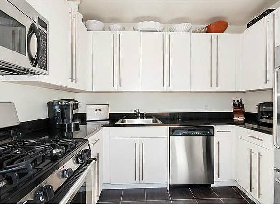 3rd image of 50 Murray St APT 1421