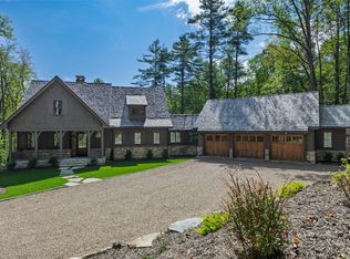 77 Eastland Ln, Cashiers, NC 28717