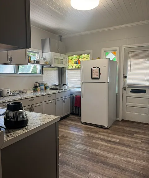 19 Florence St #13 — Photo 1
