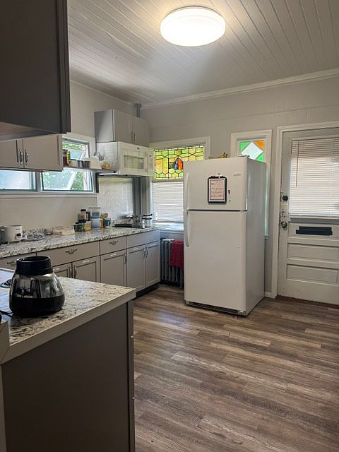 1st image of 19 Florence St #13