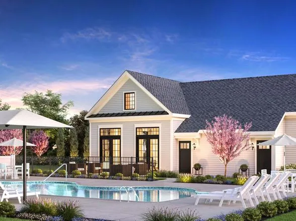 8 Meade Dr, Princeton Junction, NJ 08550