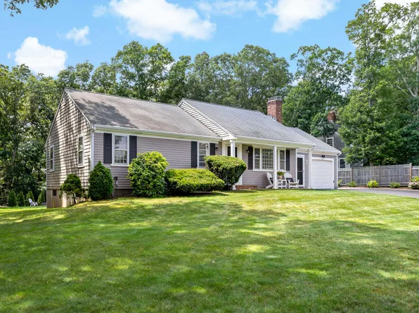 65 Kings Row Drive, East Dennis, MA 02641