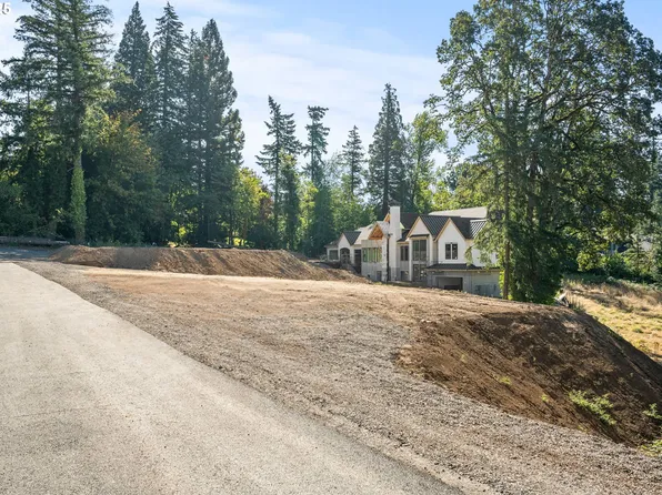 13560 Goodall Rd #4, Lake Oswego, OR 97034