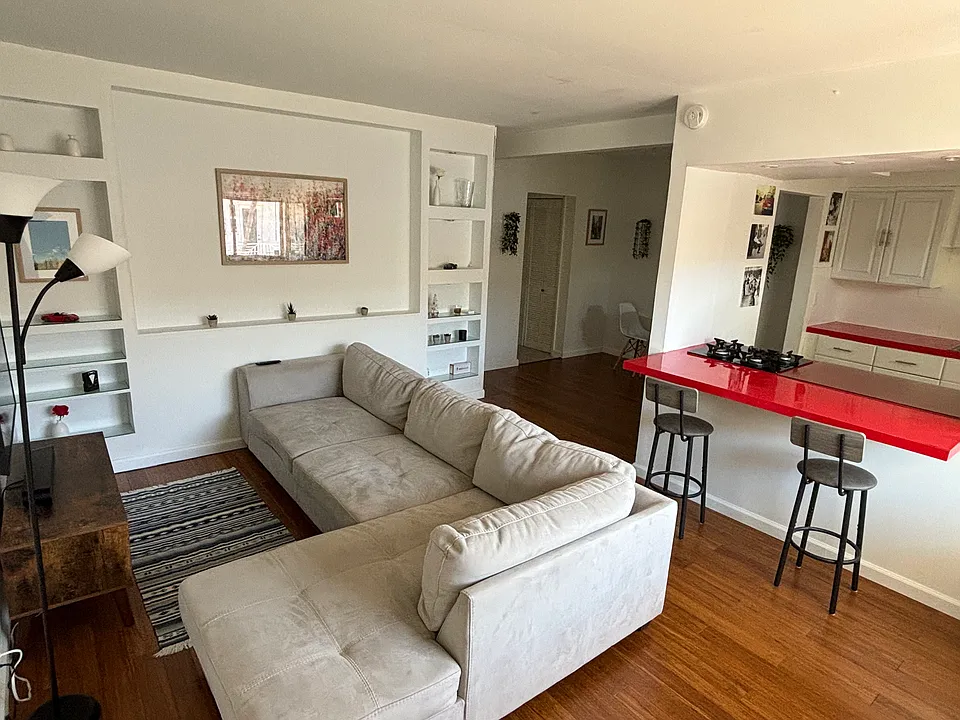 7424 Byron Ave #9B