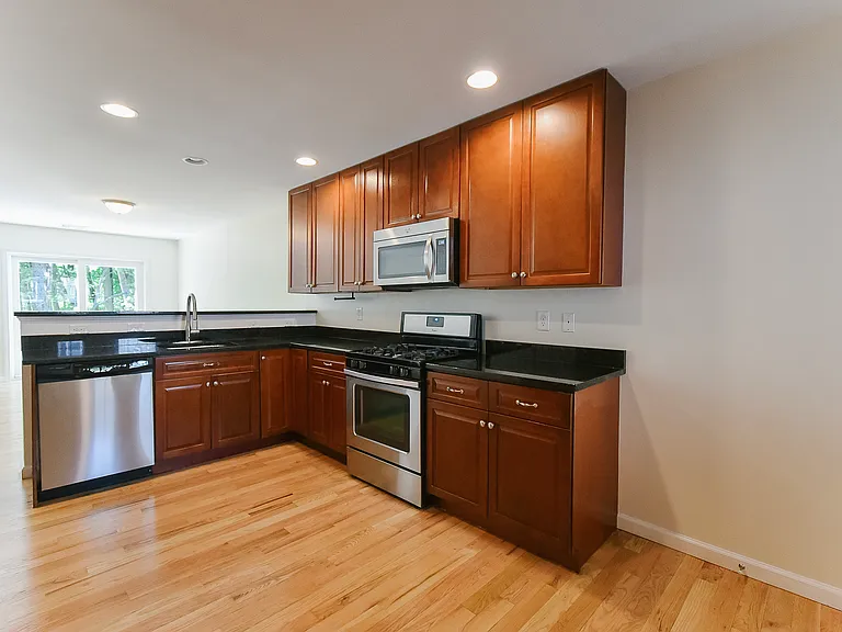 2118 Meriden Waterbury Tpke #16 — Photo 9