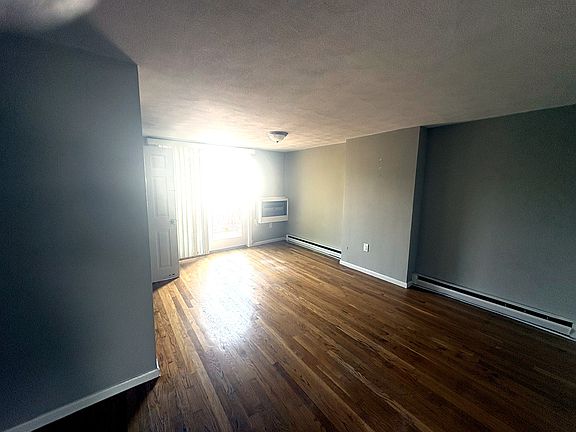 5th image of 27 Division St #3CP