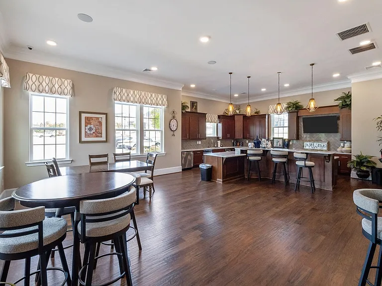 1035 Manorhaven Dr — Photo 24