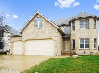 240 McWalter Dr, Roselle, IL