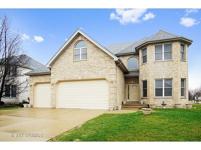 240 McWalter Dr photo 1