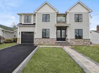 908 Maple Ln, East Meadow, NY 11554