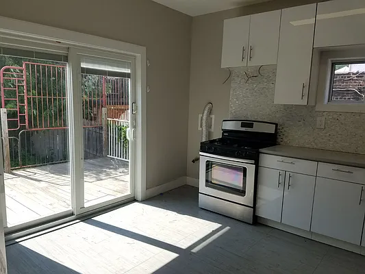 Rented by HFF Realty LLC | media 3