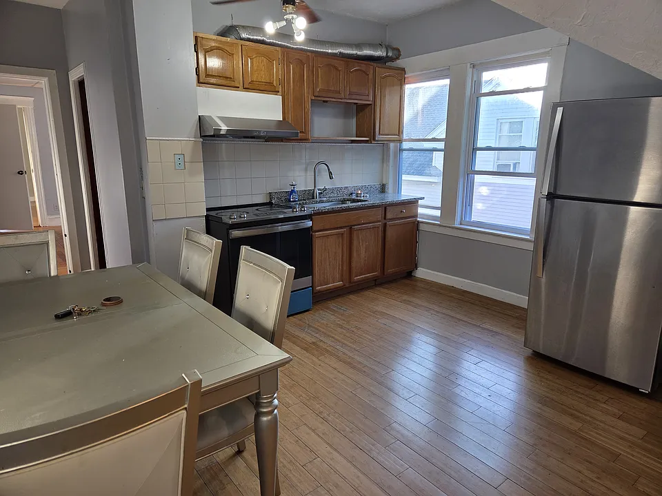 35 Stoneland Rd #3