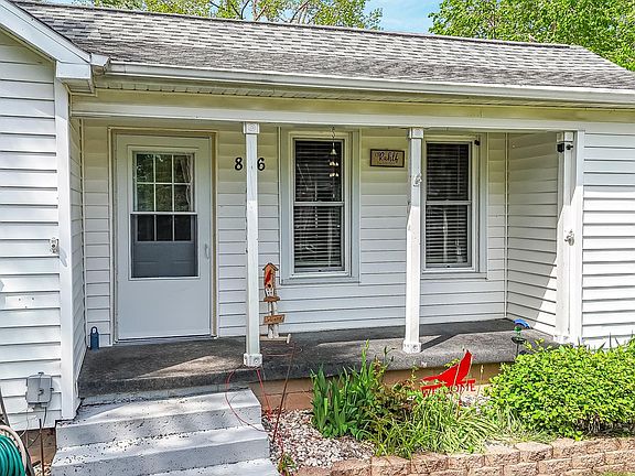 3rd image of 806 Willow St