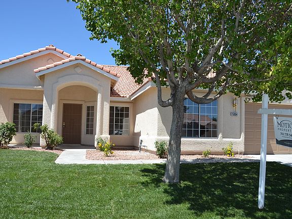 2nd image of 5004 W El Campo Grande Ave
