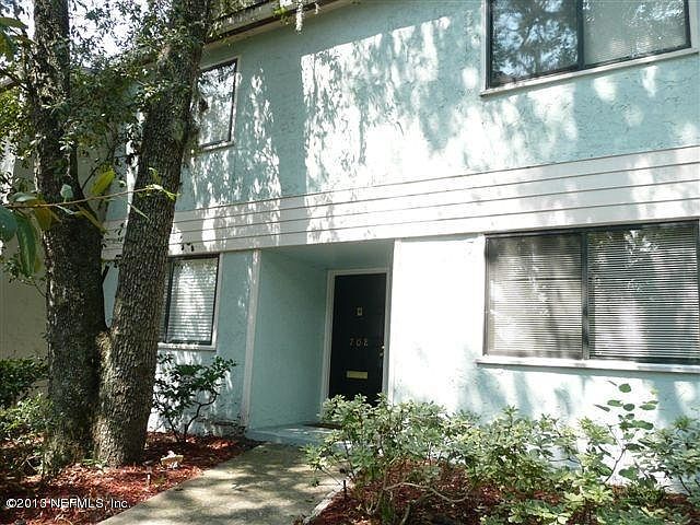1st image of 708 Oaks Plantation Dr