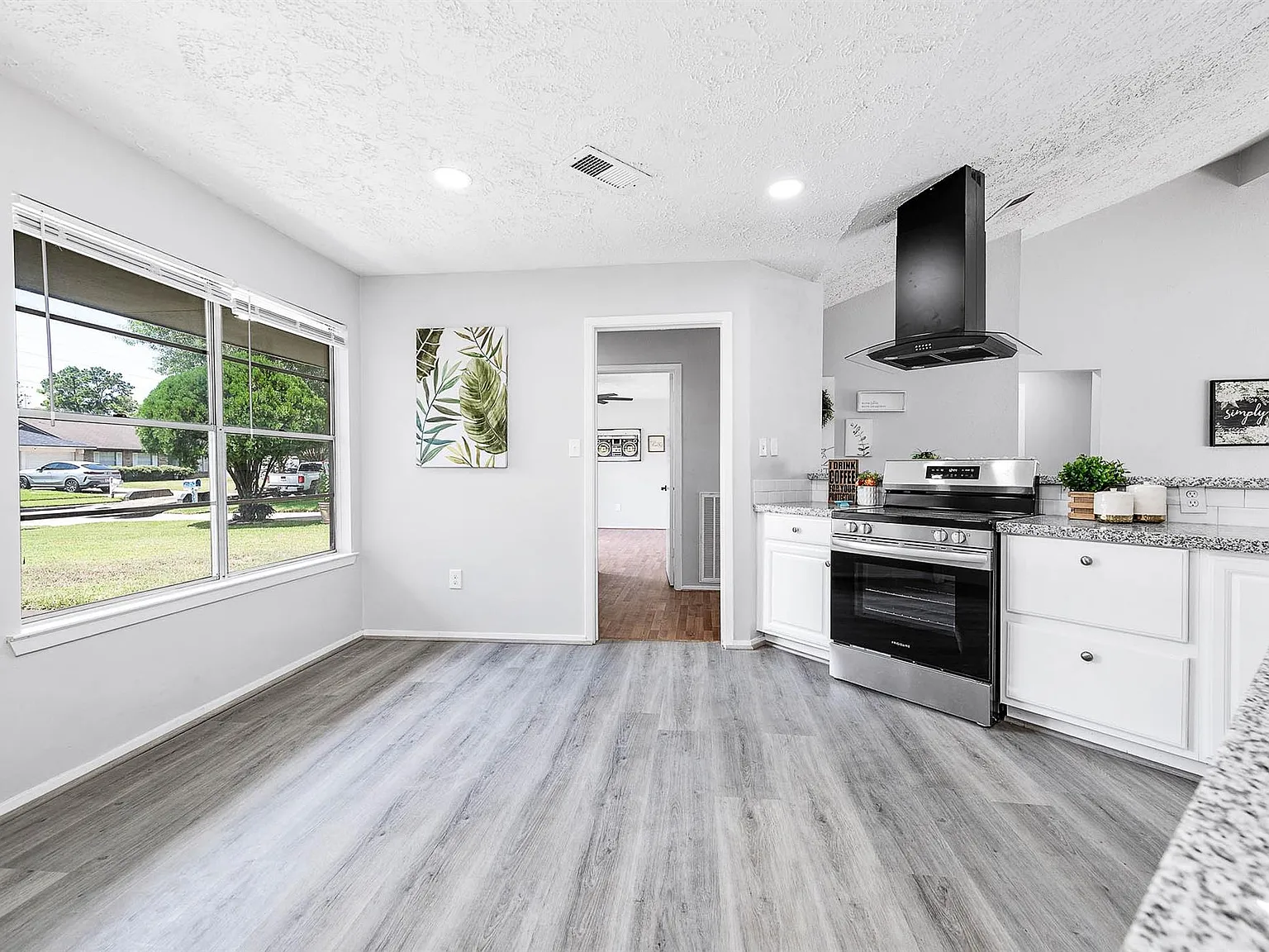 4 bed, 2.0 bath, 1670 sqft, $2,250 — Photo 1