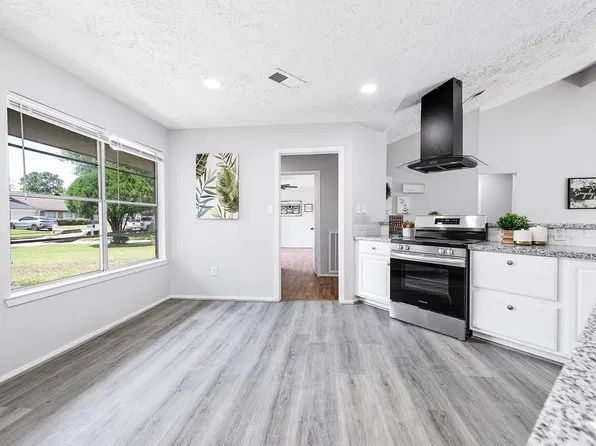 13402 Tara Oak Dr, Houston, TX 77065