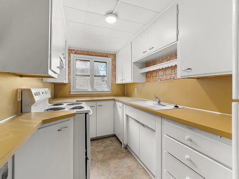 1104 S Walnut St #2 — Photo 4