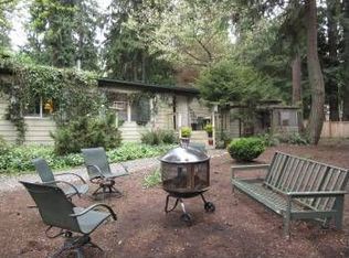 5465 NE Sunset Pl, Bainbridge Island, WA 98110