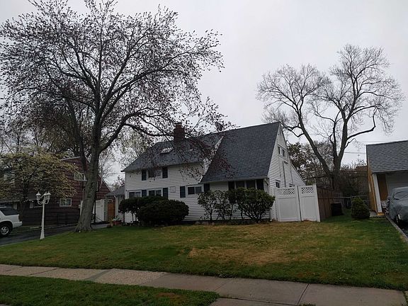 3rd image of 23 Cottonwood Ln