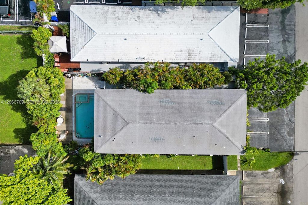 305 SE 12th Ave, Pompano Beach
