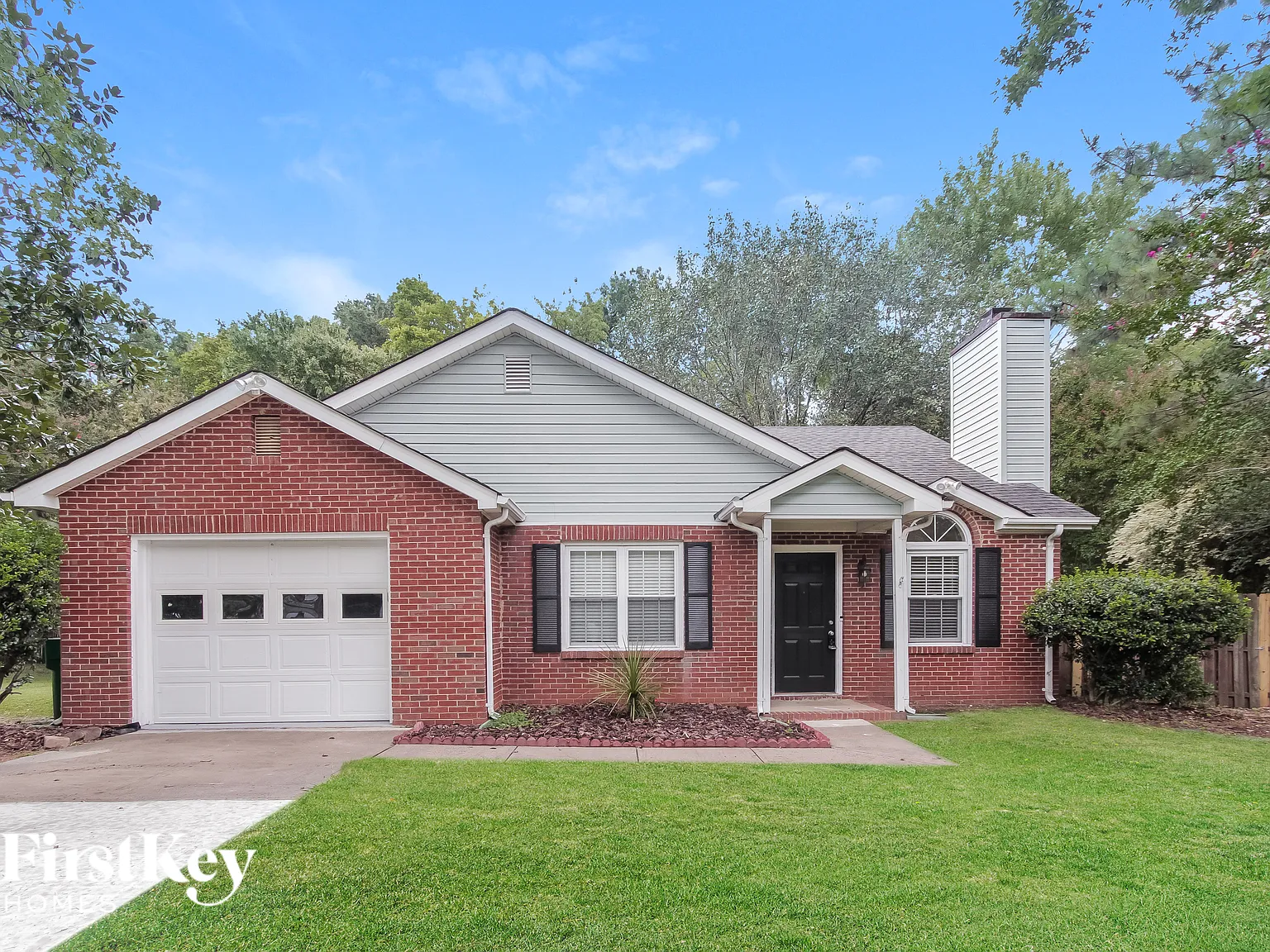 3 bed, 2.0 bath, 1252 sqft, $2,305 — Photo 2