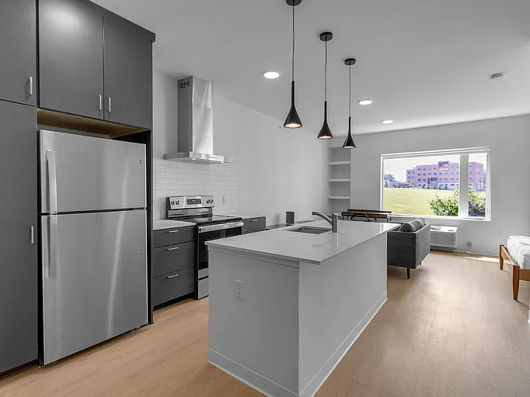 Michigan Place Apartments — Photo 9