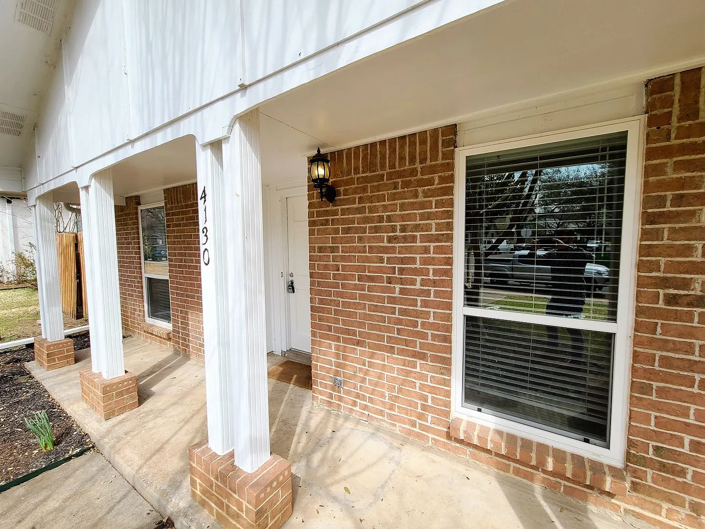 4 Bedroom, 2.1 Baths, in Lakewood — Photo 4