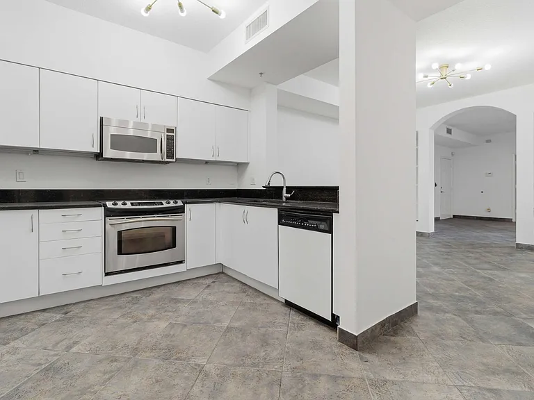 233 S Federal Hwy #208 — Photo 8