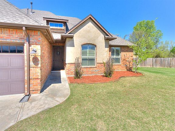 3rd image of 10915 Sara Ct