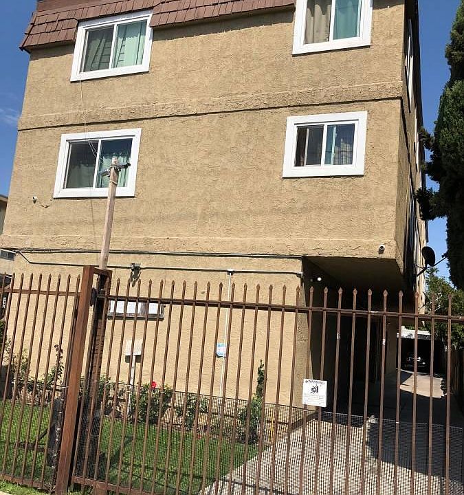 1st image of 12924 Roselle Ave #2