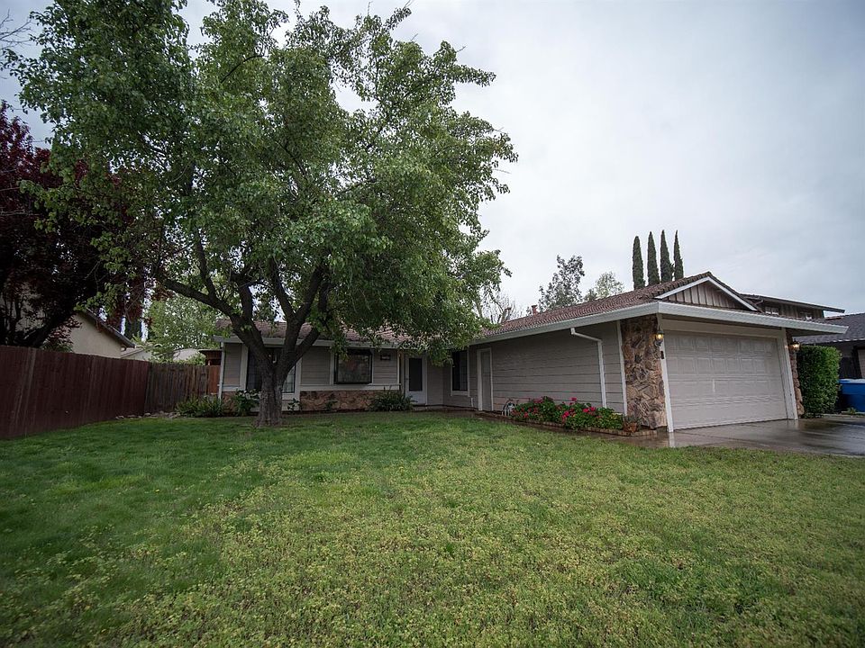1st image of 700 Pelican Way
