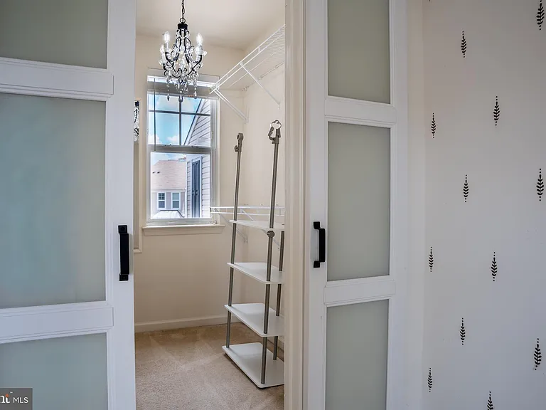 42243 Canary Grass Sq — Photo 54