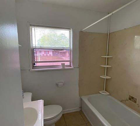 5th image of 2933 Grassmere St