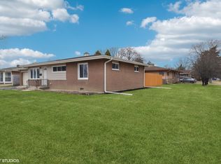 221 E Normandy Dr, Addison, IL 60101