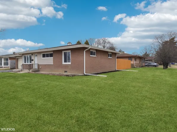 221 E Normandy Dr, Addison, IL 60101