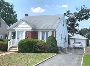 263 Jefferson Ave, Franklin Square, NY 11010