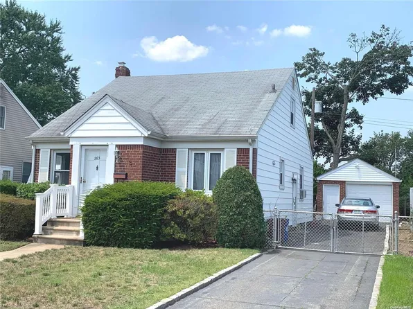 263 Jefferson Avenue, Franklin Square, NY 11010