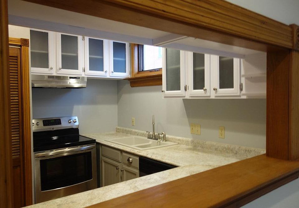 Newly remodeled kitchen with stainless appliances include di