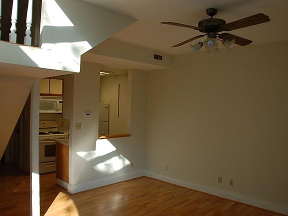 3rd image of 10 W Hollister St #2