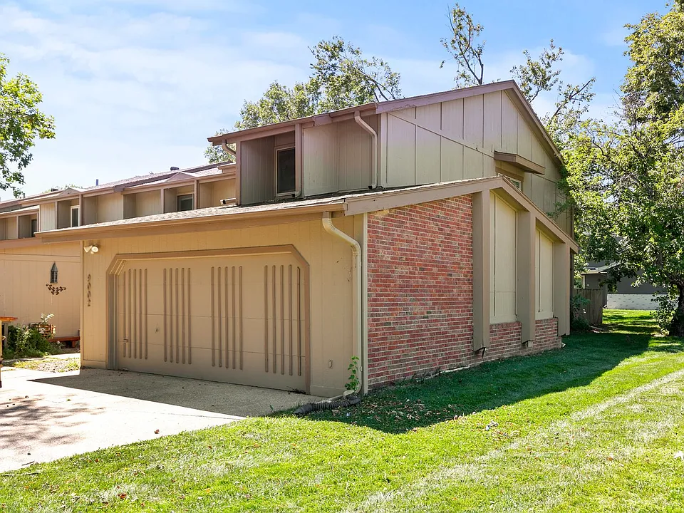 9002 David Cir