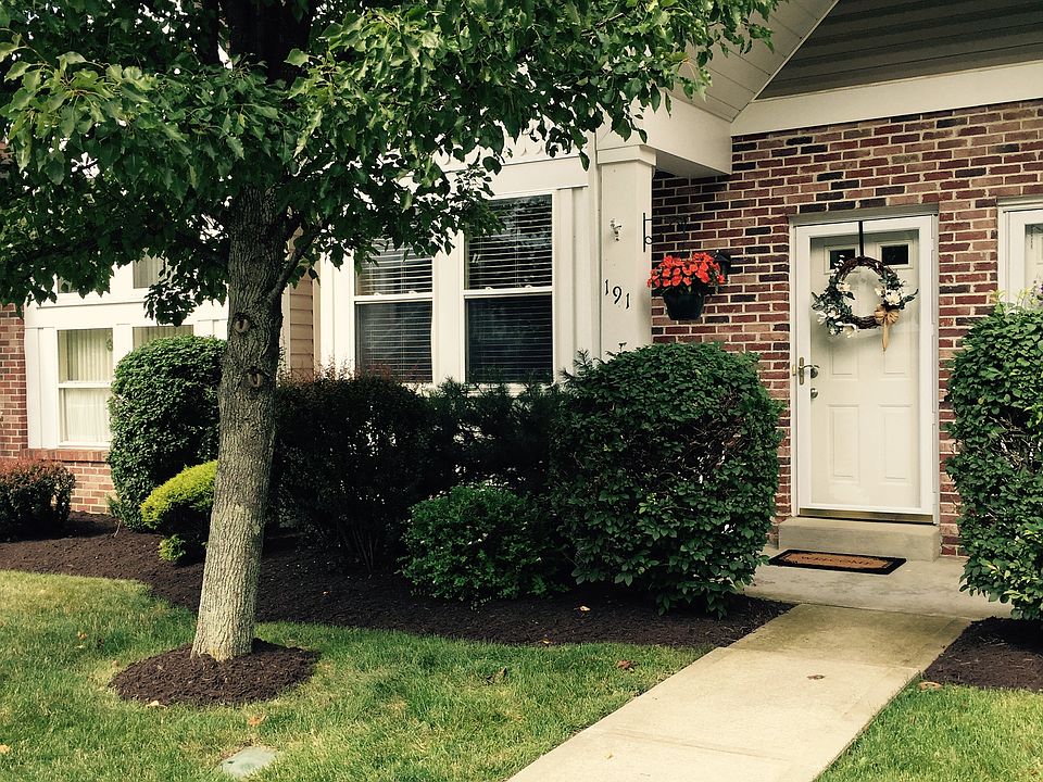 Front of 191 Old Village Ln