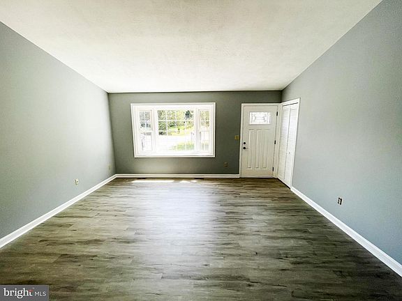 4th image of 6562 Belfrys Ct E