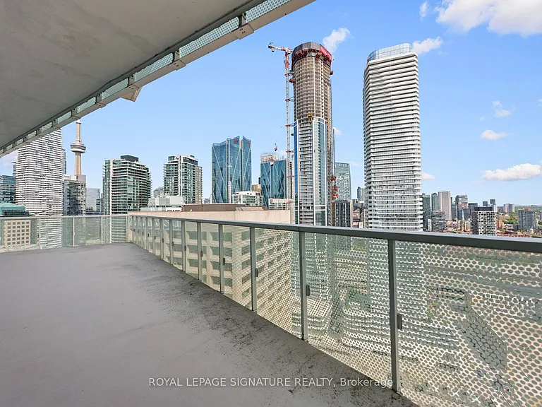 15 Queens Quay E #3305 — Photo 27