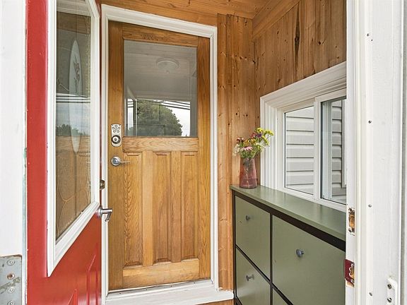 4th image of 1546 Saint Margarets Bay Rd
