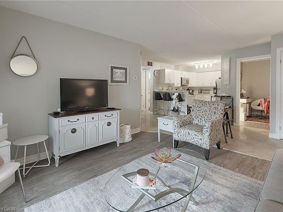 3rd image of 2040 Cleaver Ave #218