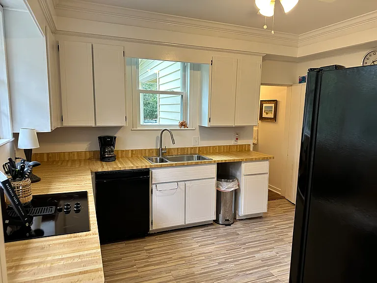 2411 Easy St — Photo 12