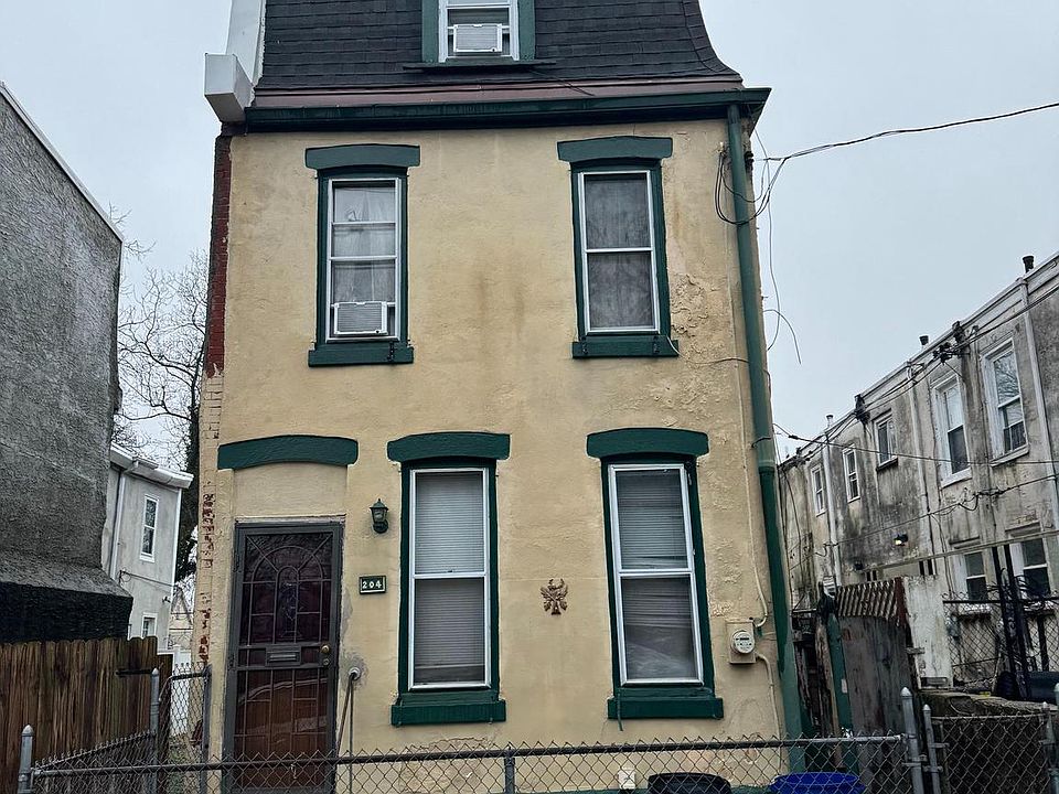 2nd image of 204 E Rittenhouse St