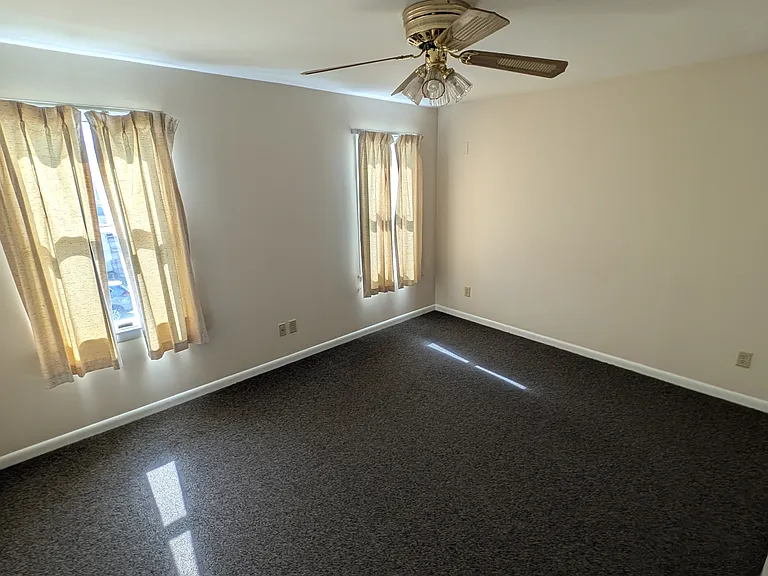 330 Irvine Pl #2 — Photo 3